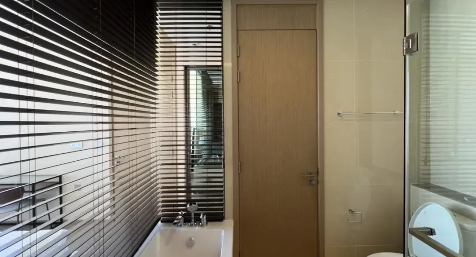 For rent and for sale 1 bed condo in Watthana, Bangkok