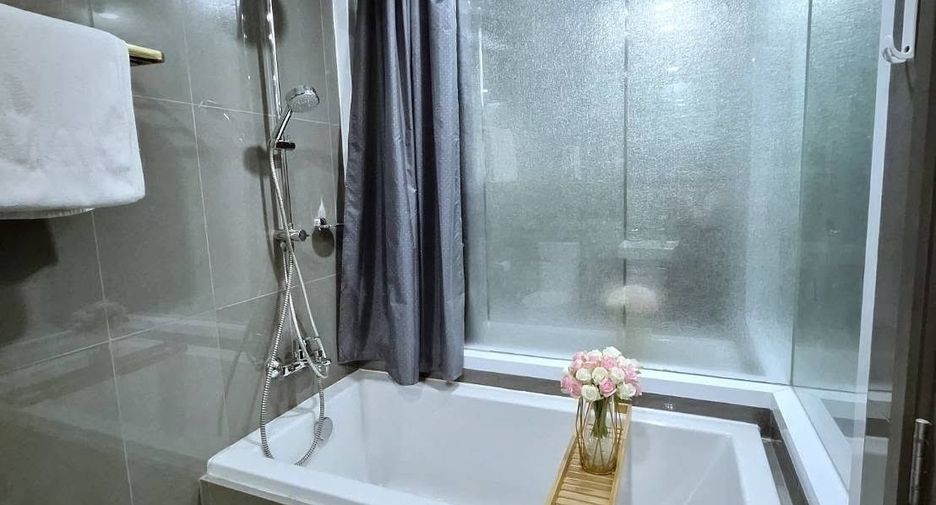 Condo en alquiler de 2 habitaciones en Bang Rak, Bangkok