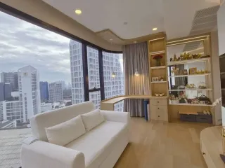 For rent 2 bedrooms condo in Bang Rak, Bangkok