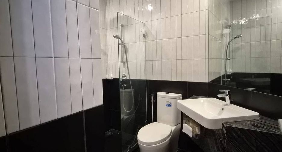 Condo en alquiler de 2 habitaciones en Bang Rak, Bangkok