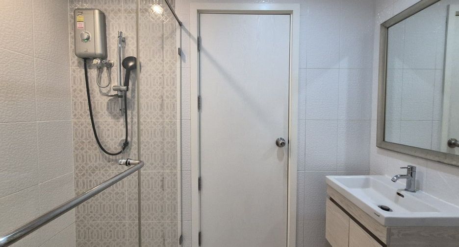 Wohnung zur Miete mit 2 Zimmer in Bang Phlat, Bangkok
