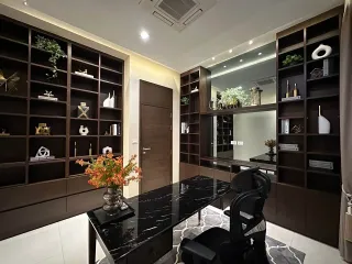 À louer et à vendre 5 chambres villa à Lat Krabang, Bangkok