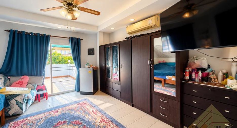 For sale 3 bedrooms townhouse in Bang Lamung, Chonburi