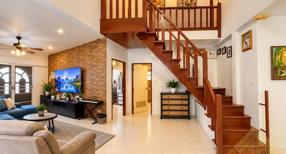 For sale 3 bedrooms townhouse in Bang Lamung, Chonburi