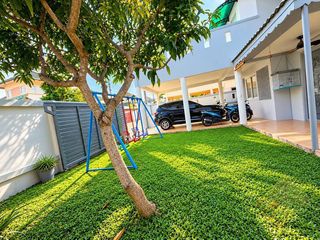 For sale 3 bedrooms townhouse in Bang Lamung, Chonburi