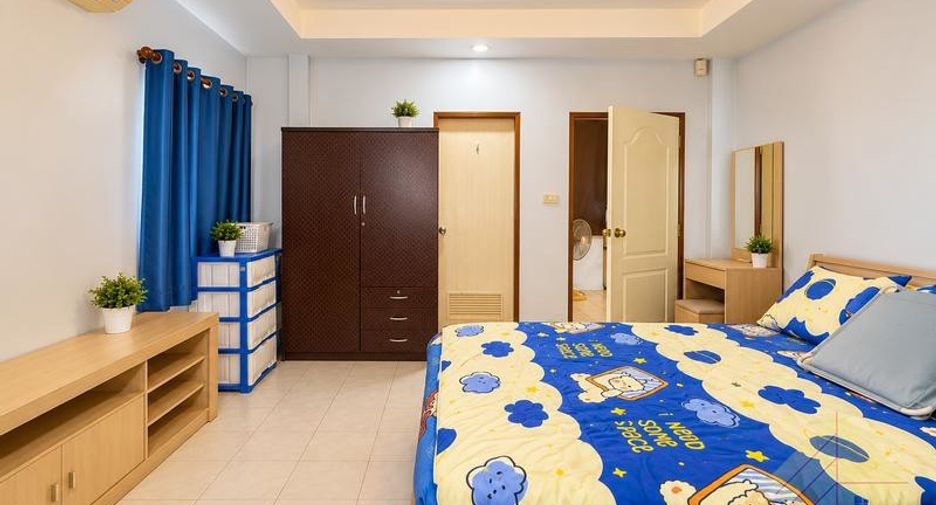 For sale 3 bedrooms townhouse in Bang Lamung, Chonburi