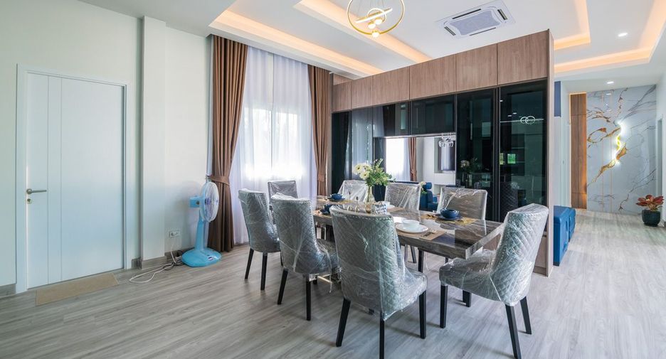 For sale 4 bedrooms house in Bang Lamung, Chonburi