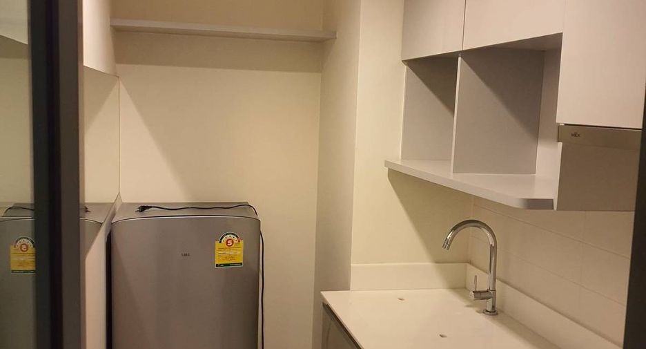 À vendre 2 chambres condo à Huai Khwang, Bangkok
