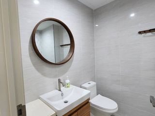 À louer 2 chambres condo à Thon Buri, Bangkok