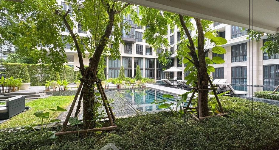 For rent 2 bedrooms condo in Watthana, Bangkok