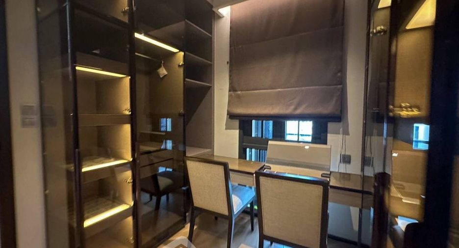 For rent 2 bedrooms condo in Watthana, Bangkok