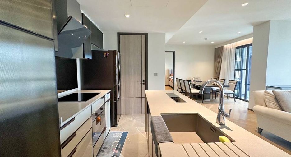 For rent 2 bedrooms condo in Watthana, Bangkok