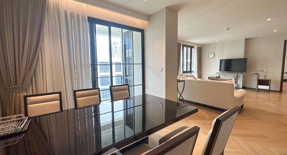 For rent 2 bedrooms condo in Watthana, Bangkok