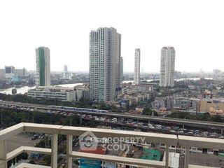 Condo en alquiler de 1 habitaciones en Khlong San, Bangkok