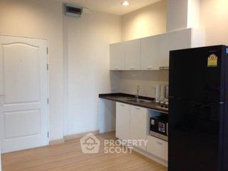 Condo en alquiler de 1 habitaciones en Khlong San, Bangkok