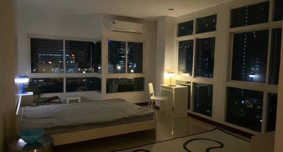 À louer 2 chambres condo à Huai Khwang, Bangkok
