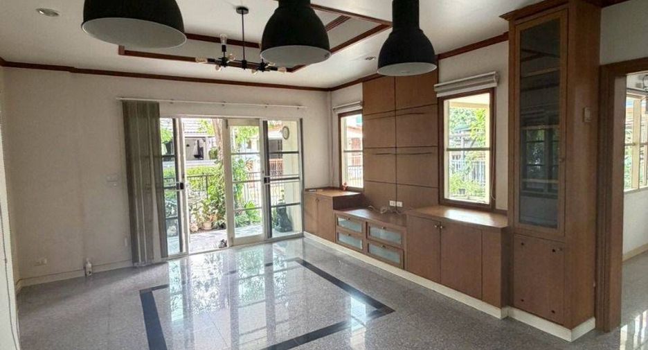 For rent 4 bedrooms house in Bang Khen, Bangkok