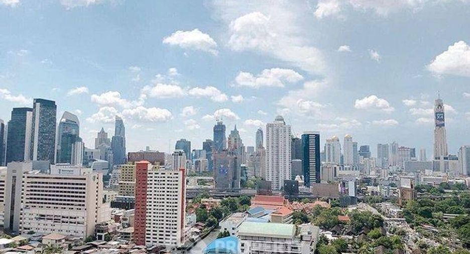 For rent 2 bedrooms condo in Watthana, Bangkok