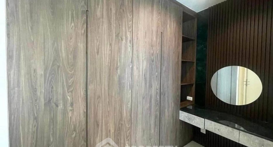 For rent 2 bedrooms condo in Pathum Wan, Bangkok