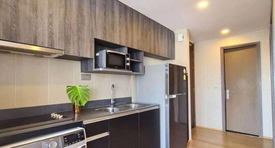 Wohnung zur Miete mit 2 Zimmer in Bang Rak, Bangkok