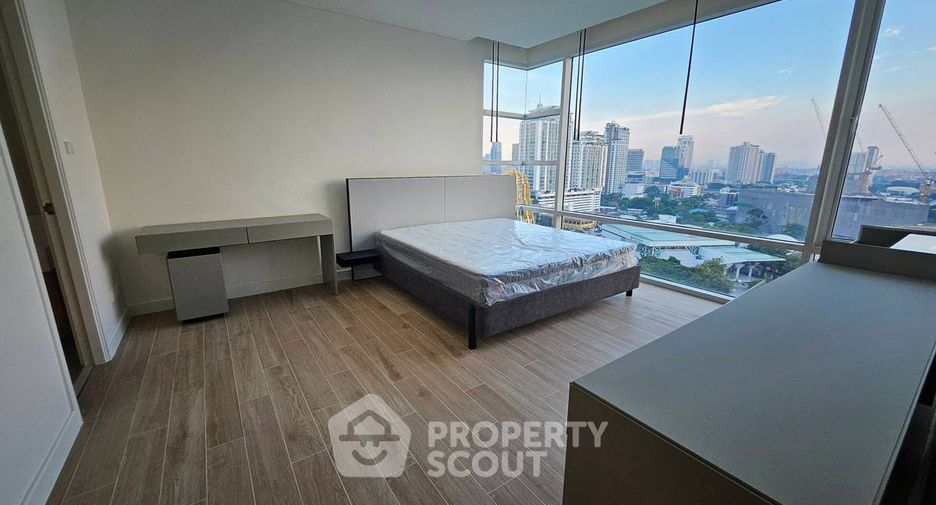 À louer 3 chambres condo à Khlong Toei, Bangkok