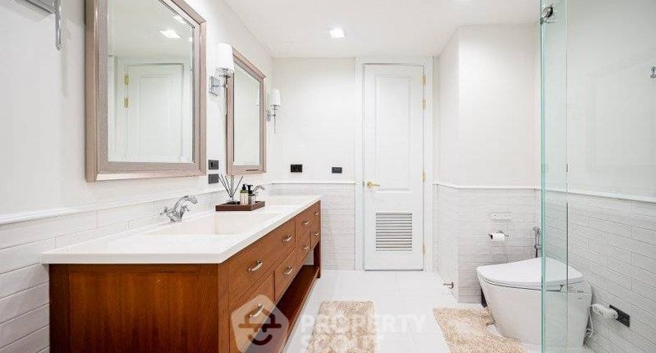 For rent 4 bedrooms condo in Pathum Wan, Bangkok
