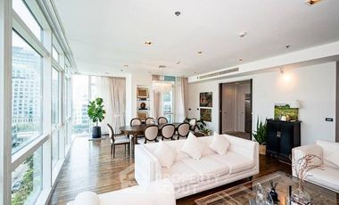 For rent 4 bedrooms condo in Pathum Wan, Bangkok