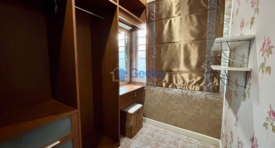 Haus zur Miete mit 3 Zimmer in Bang Lamung, Chonburi