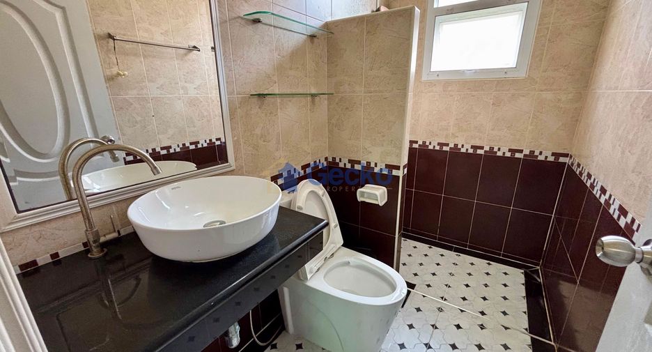 Haus zur Miete mit 3 Zimmer in Bang Lamung, Chonburi