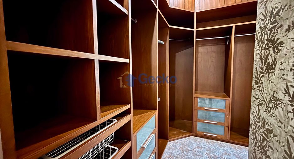 Haus zur Miete mit 3 Zimmer in Bang Lamung, Chonburi