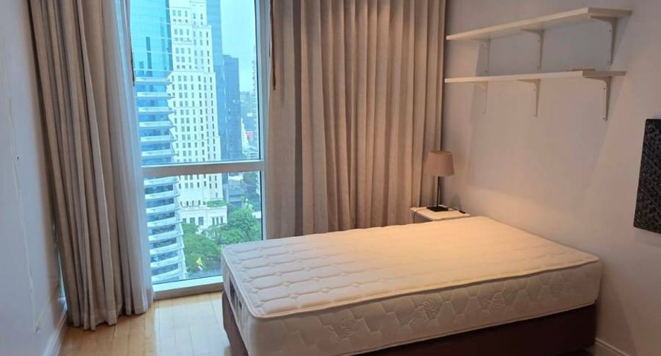For rent 3 bedrooms condo in Pathum Wan, Bangkok