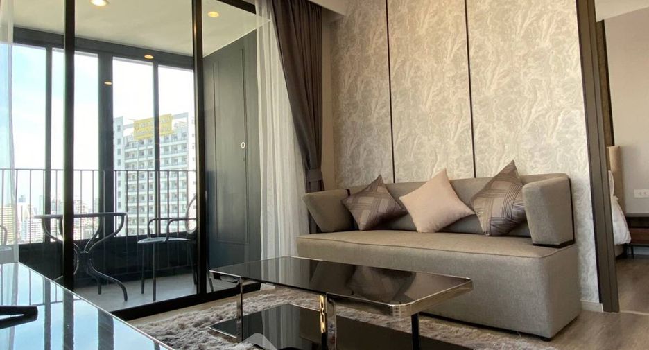 For rent 2 bedrooms condo in Watthana, Bangkok