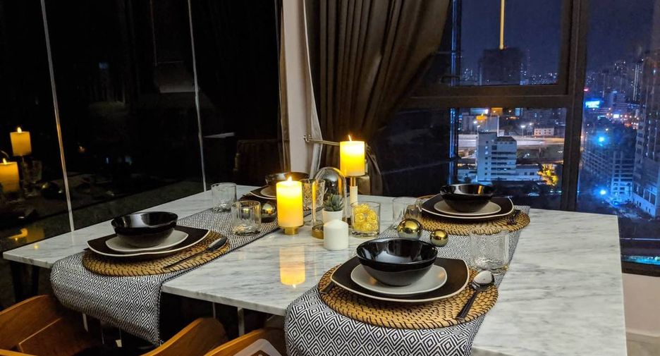 For rent 2 bedrooms condo in Watthana, Bangkok