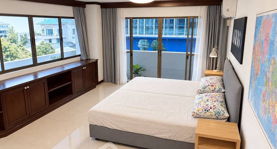 À louer 3 chambres condo à Watthana, Bangkok