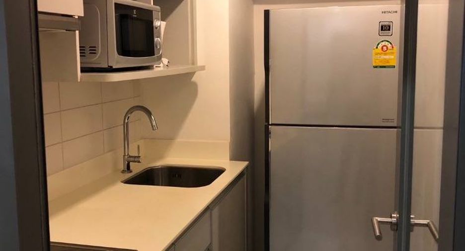 Condo en alquiler de 2 habitaciones en Phra Khanong, Bangkok