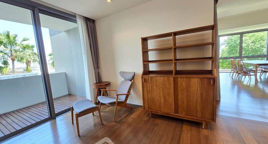 Condo en alquiler de 3 habitaciones en Yan Nawa, Bangkok