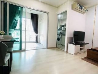 À louer 2 chambres condo à Huai Khwang, Bangkok