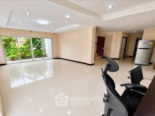 For rent 3 ベッドルーム house in Si Racha, Chonburi