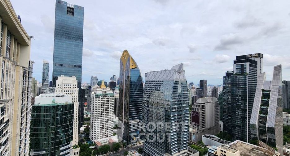 For rent 3 bedrooms condo in Pathum Wan, Bangkok