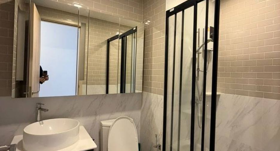 For rent 2 bedrooms condo in Ratchathewi, Bangkok