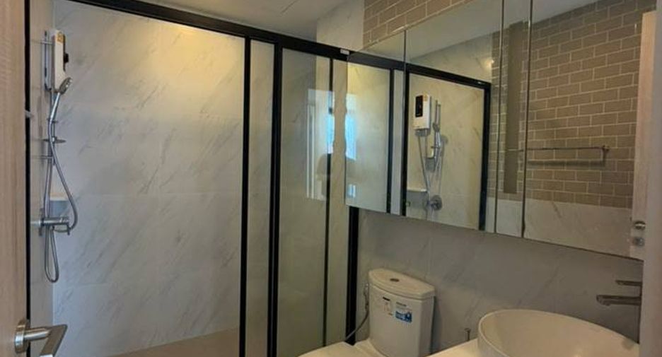 For rent 2 bedrooms condo in Ratchathewi, Bangkok