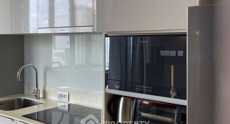 For rent 2 bedrooms condo in Bang Rak, Bangkok