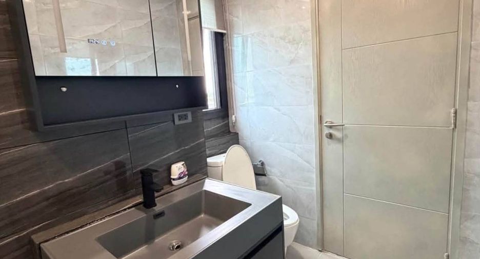 Condo en alquiler de 1 habitaciones en Khlong Toei, Bangkok