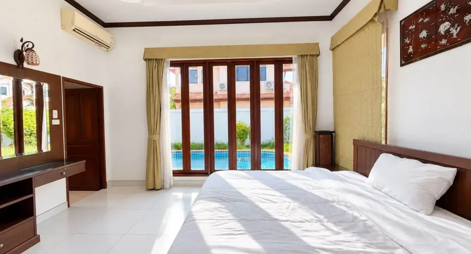 Casa en alquiler de 3 habitaciones en Bang Lamung, Chonburi