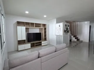 Reihenhaus zur Miete mit 2 Zimmer in Mueang Phuket, Phuket