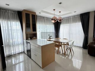 出租 3 卧室 独立屋 在 Saphan Sung, 曼谷