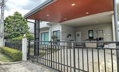 出租 3 卧室 独立屋 在 Saphan Sung, 曼谷