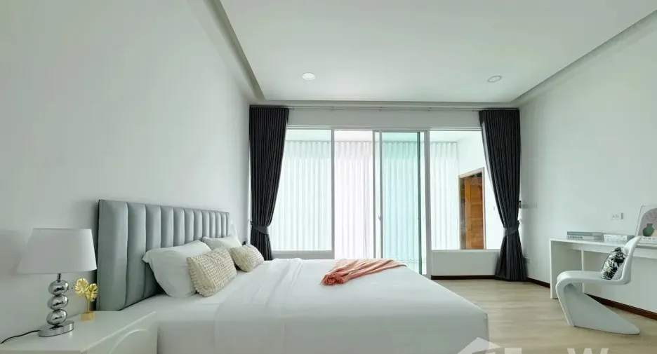 For sale 3 bedrooms villa in Saraphi, Chiang Mai