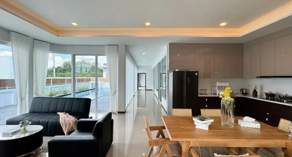 For sale 3 bedrooms villa in Saraphi, Chiang Mai