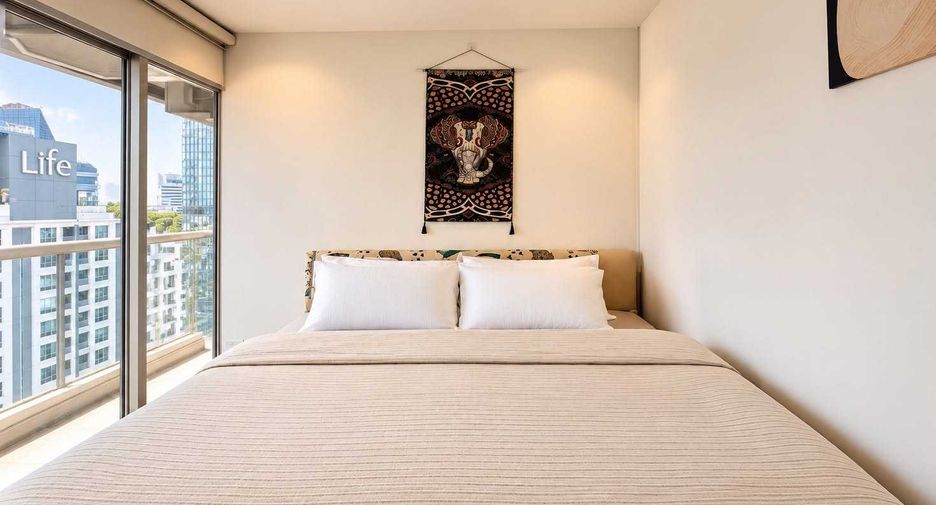 For rent 3 bedrooms condo in Sathon, Bangkok